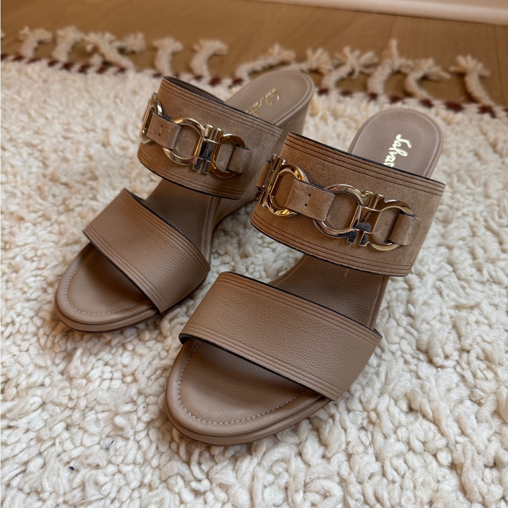 BRAND NEW - Salvatore Ferragamo Leather & Suede Nude Wedge Sandals - Size 8